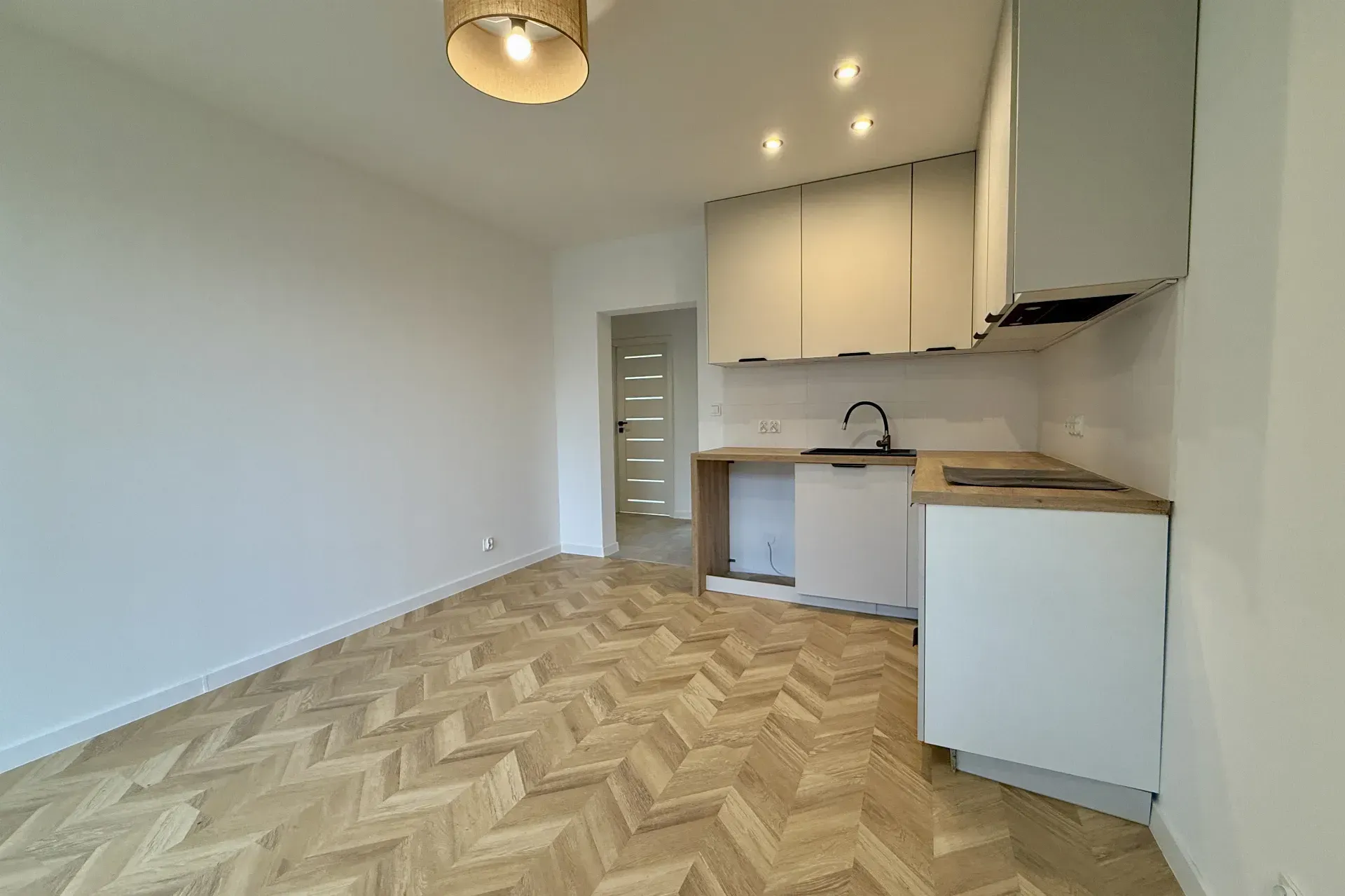 Szombierki - mieszkanie po remoncie - 4 pokoje 7