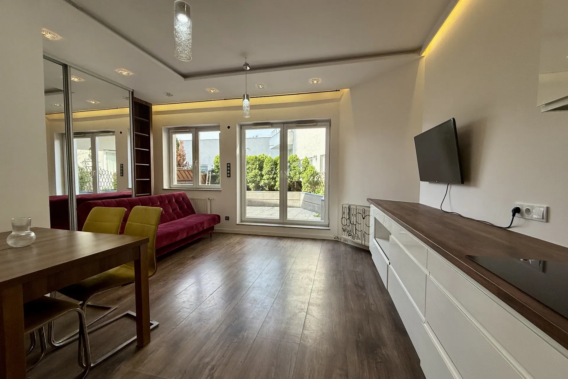 Tysiąclecia Kawalerka taras pełne wyposażenie 11