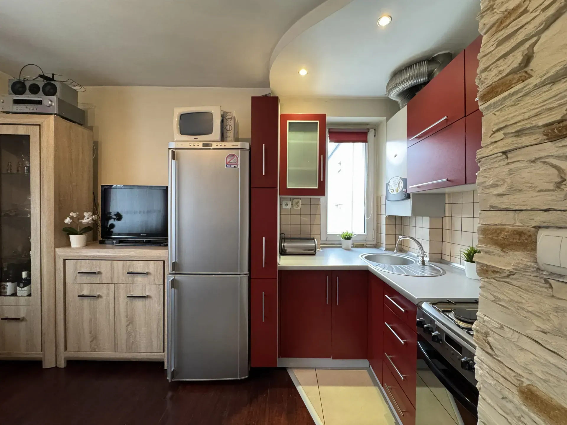 2 pokoje z miejscem parkingowym 3