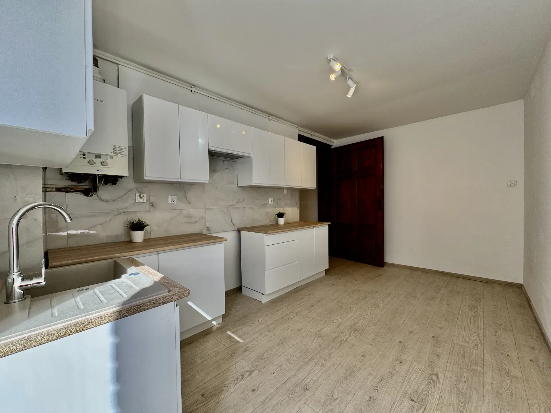 Po remoncie! Duże mieszkanie 77,86 m2 11