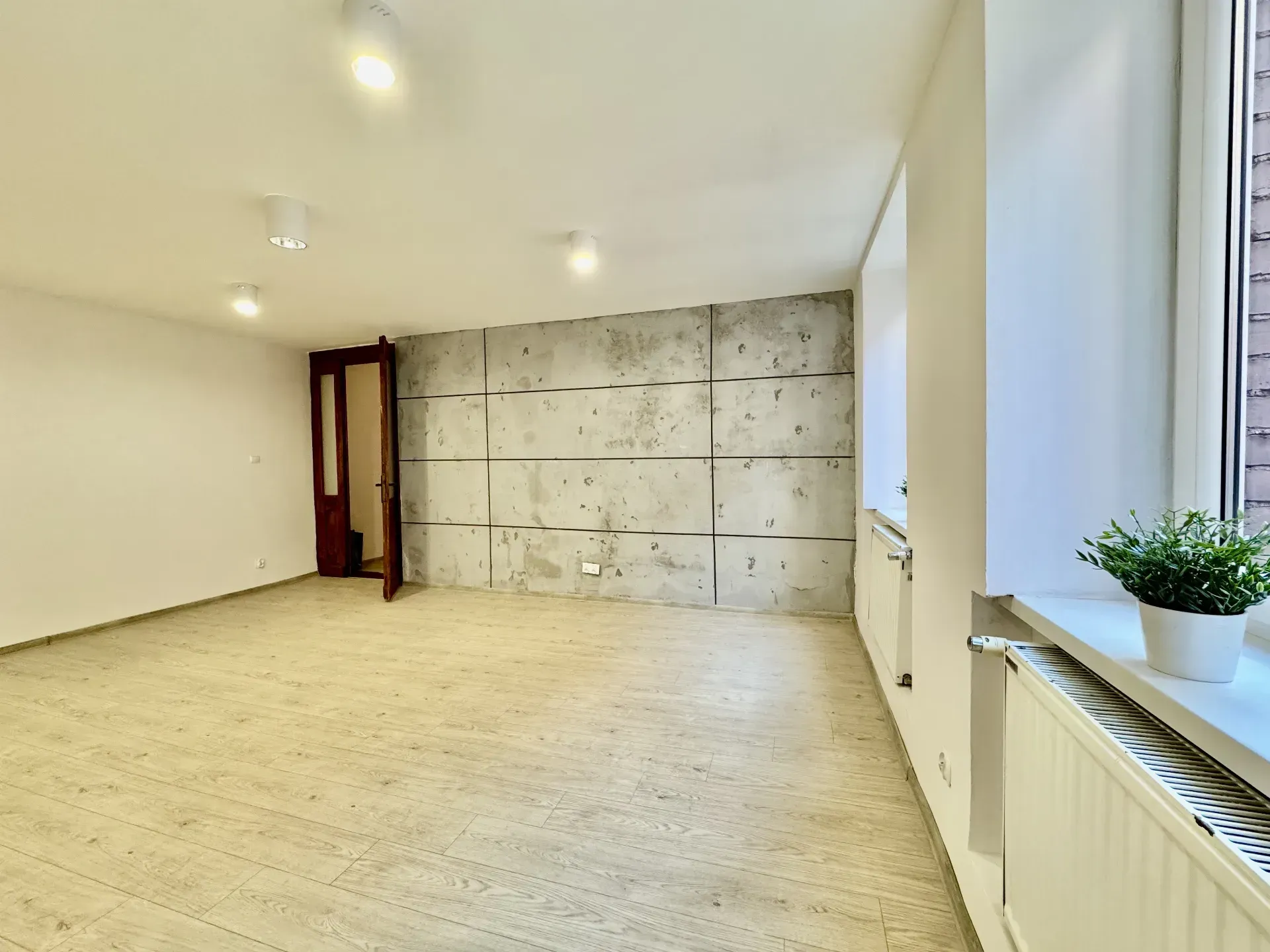 Po remoncie! Duże mieszkanie 77,86 m2 19