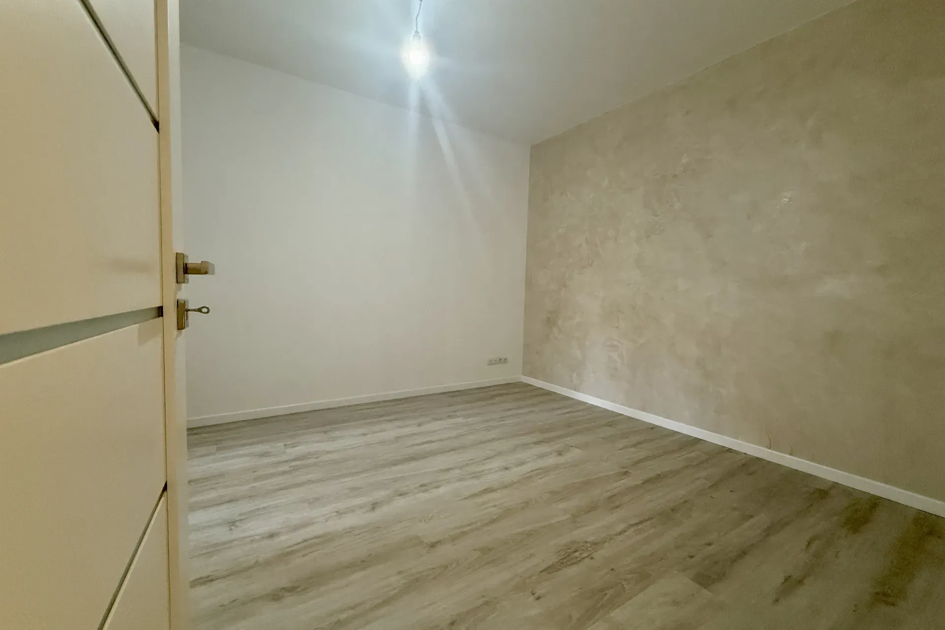 4 pokoje po generalnym remoncie i wysoki standard 17