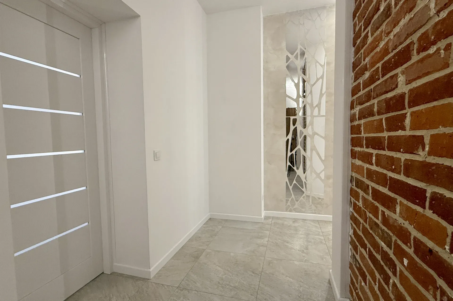 4 pokoje. Remont generalny. Wysoki standard! 2